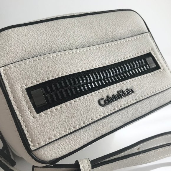 Calvin Klein Bag - Picture 5 of 10